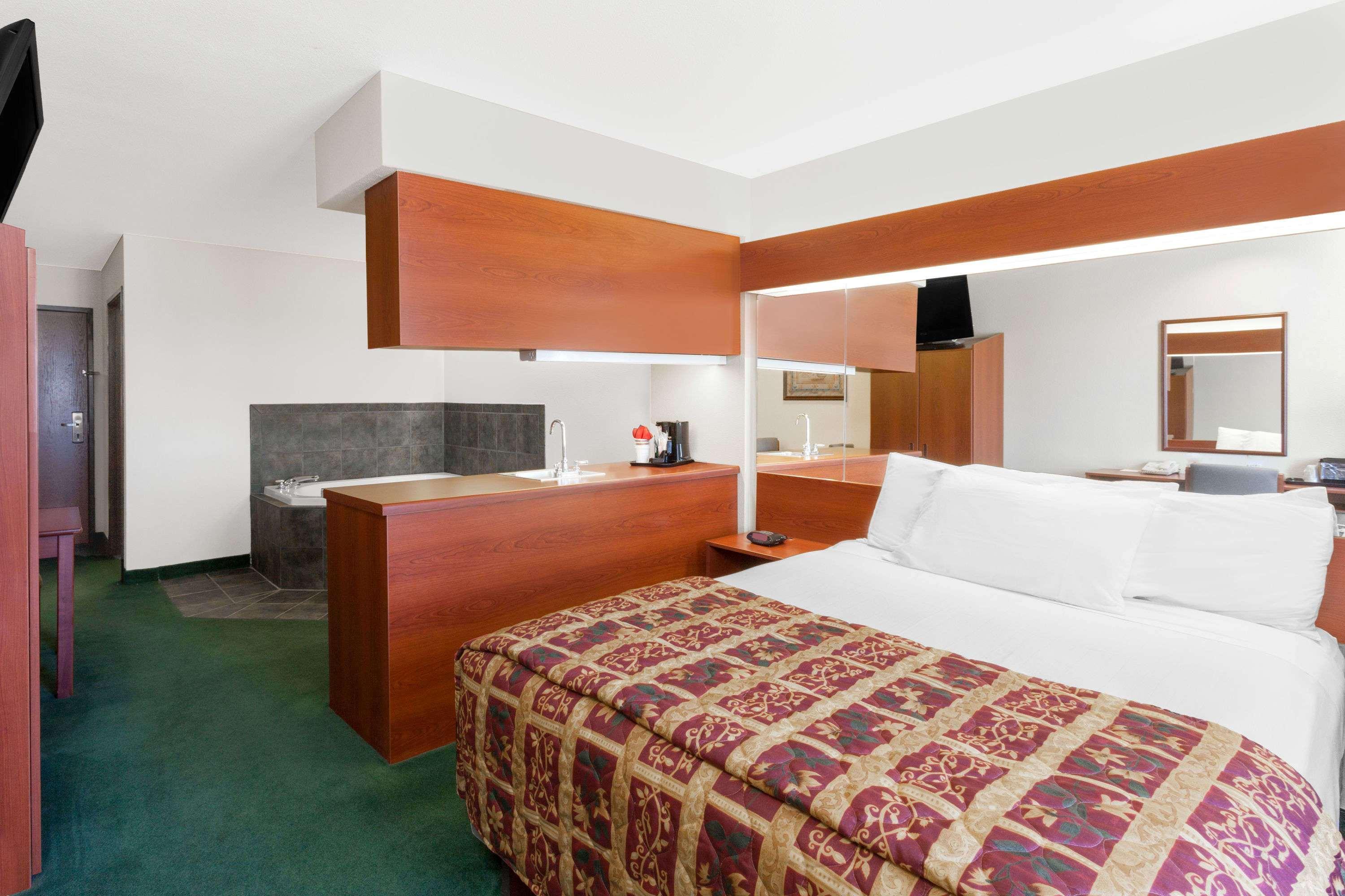 Microtel Inn & Suites By Wyndham Wellton Exterior photo